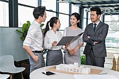 《漫威争锋》新角色“潘妮·帕克”预告 驾驶蜘蛛机甲